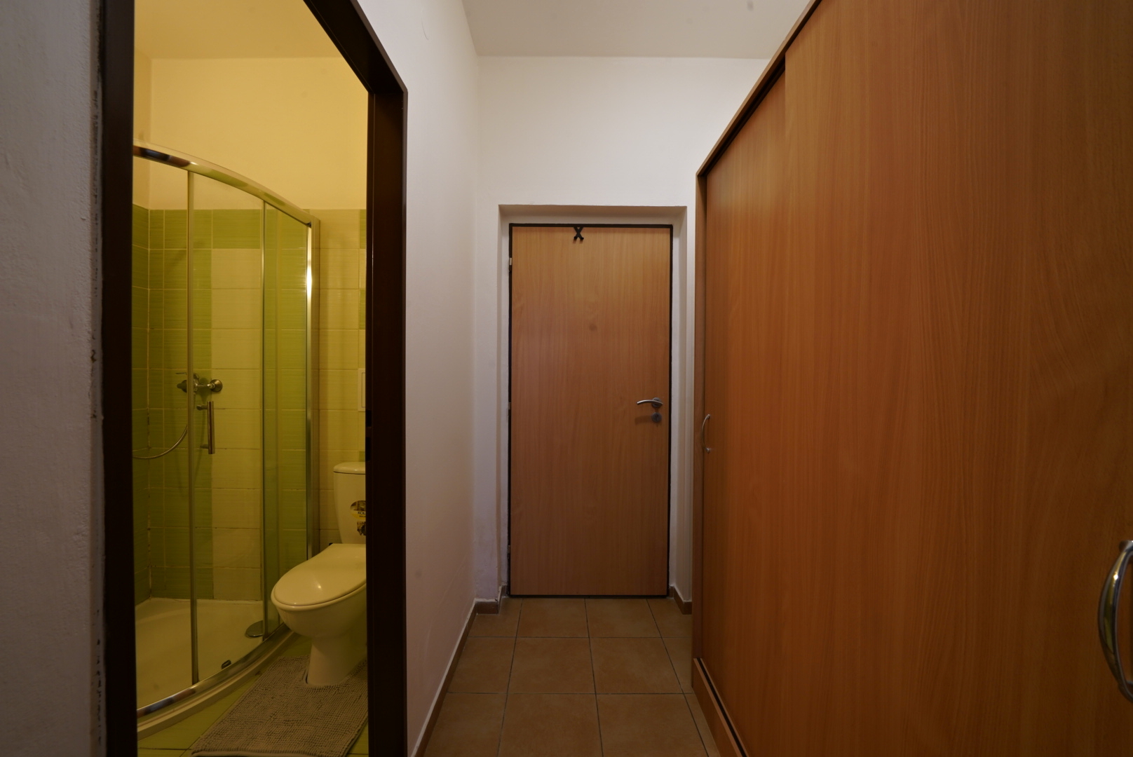 Předsíň a koupelna